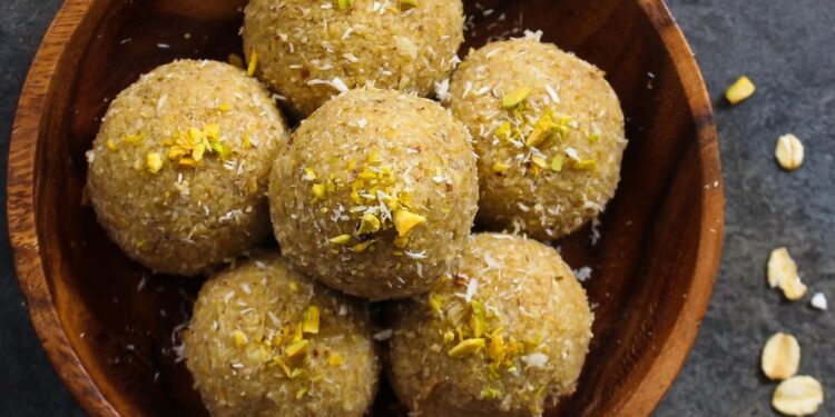 Shravan Special : उपवासासाठी झटपट बनवा शेंगदाणा लाडू, जाणून घ्या शेंगदाणा लाडू खाण्याचे आरोग्यदायी फायदे