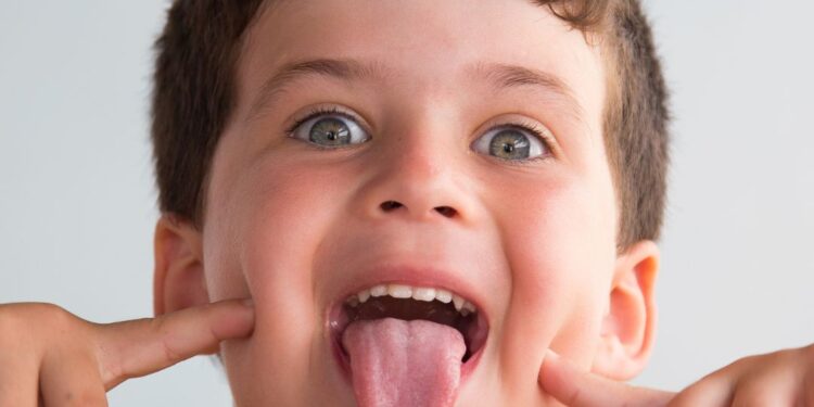 Tongue Health : जिभेच्या रंगावरून ओळखा तुमचे आरोग्य