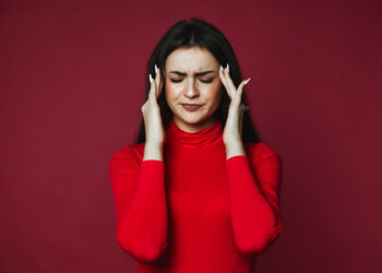 Headache : डोकेदुखीला रामराम! हे घरगुती उपाय तुम्हाला देतील झटपट आराम