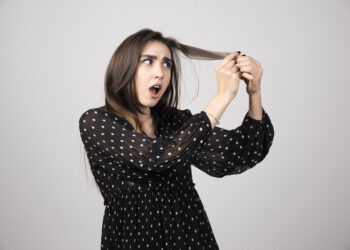 Stop Hair fall : केस गळती कमी करण्यासाठी घरगुती उपाय