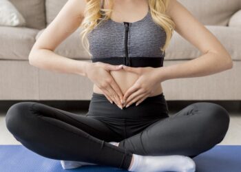 ‘या’ योगासनांच्या मदतीने पचनसंस्था करा मजबूत आणि मिळवा पोटाच्या आजारांपासून सुटका