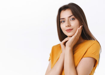 Lipcare : गुलाबासारखे मुलायम ओठ, तेही घरगुती उपायांनी !