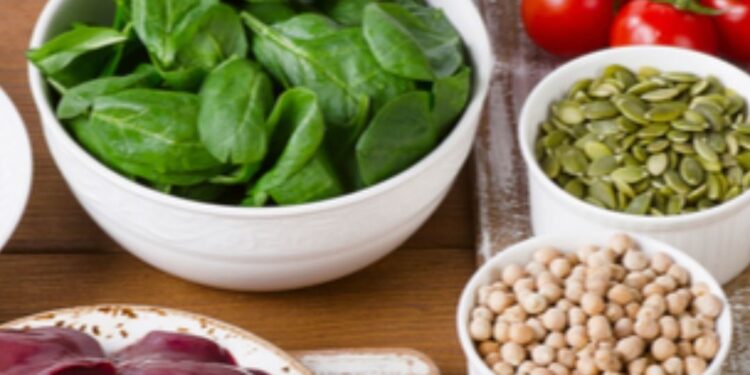 हिमोग्लोबिन कमी आहे? या पदार्थांचा आहारात समावेश करा