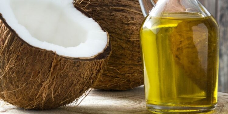 Coconut Oil Use : एक तेल, अनेक उपयोग, जाणून घ्या खोबरेल तेलाचे महत्वाचे फायदे