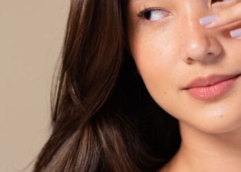 अंघोळीच्या पाण्यात मिसळा ‘या’ गोष्टी आणि मिळवा सौंदर्य आणि आरोग्याचा दुहेरी लाभ!