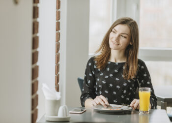 सकाळचा नाश्ता टाळल्याने वाढतो थकवा आणि वजन, जाणून घ्या सकाळी नाश्ता न करण्याचे दुष्परिणाम